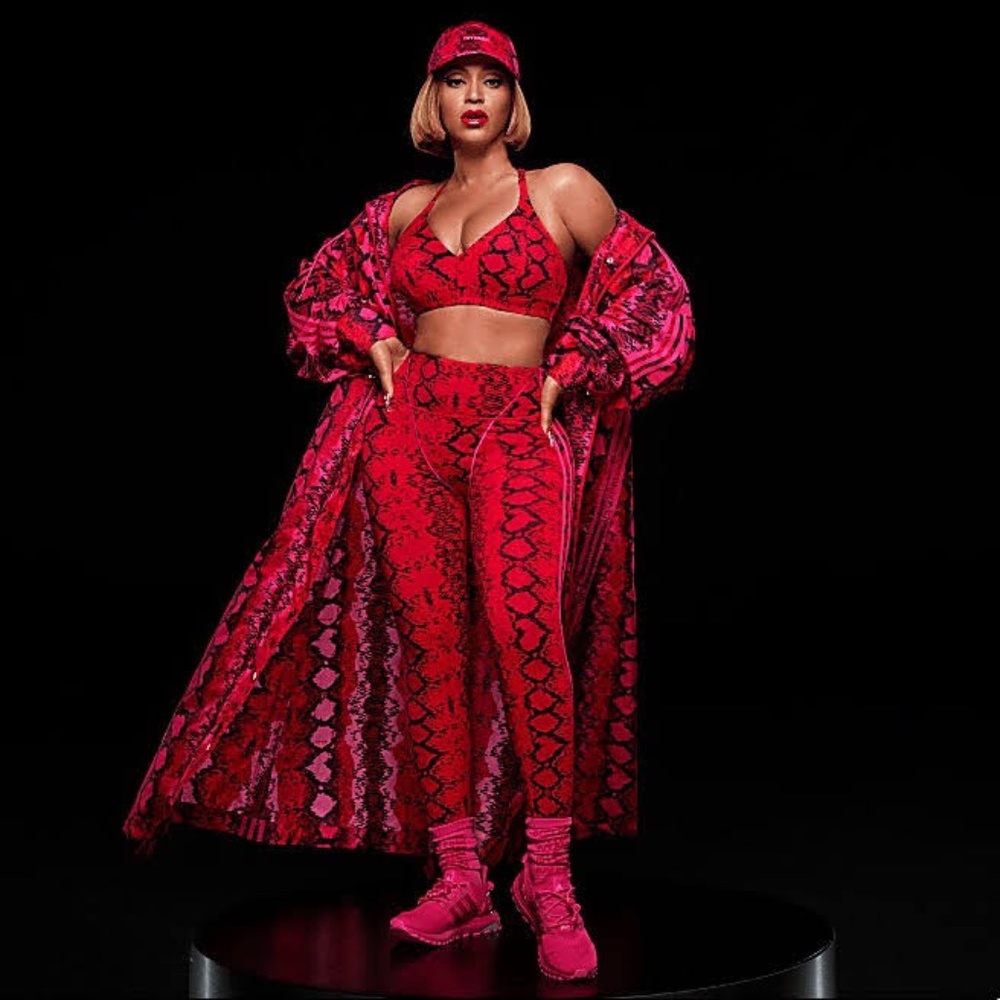 Ivy Park Heart Collection Hat